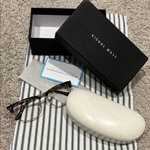Visual Mass Tortoiseshell Glasses with Case